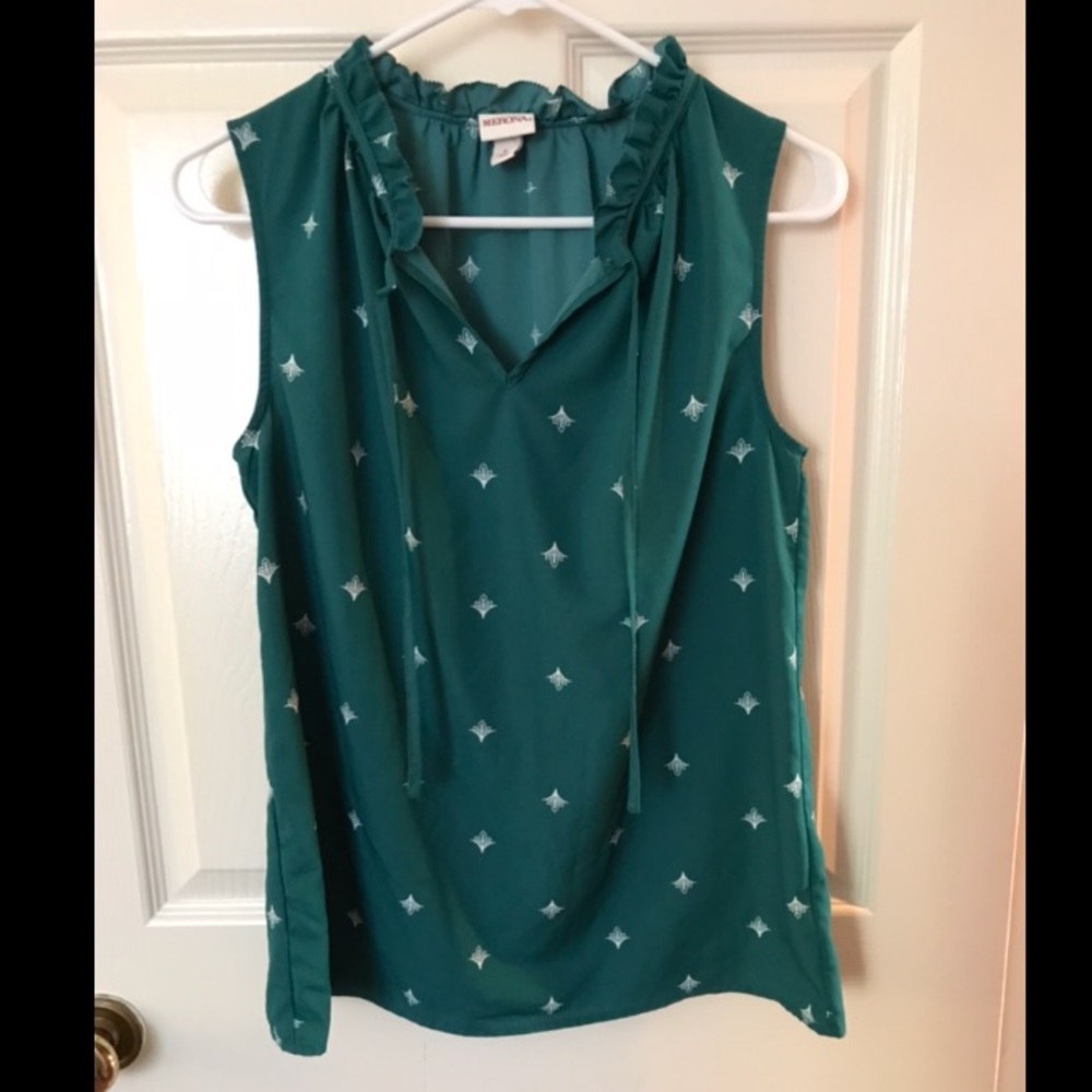 NWOT. Merona tie-neck sleeveless blouse.